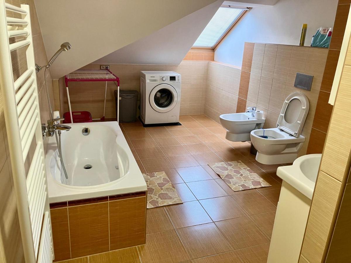 Sebastian Apartments Тршебонь Экстерьер фото